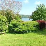 Sea View 1-bed Sleeps 2 W Private Garden Дом отдыха *