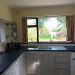 Sea View 1-bed Sleeps 2 W Private Garden Дом отдыха *