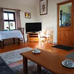 Дом отдыха Sea View 1-bed Sleeps 2 W Private Garden