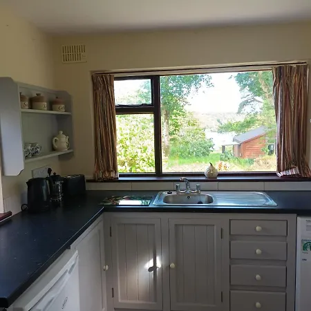 Sea View 1-bed Sleeps 2 W Private Garden Feriehus *