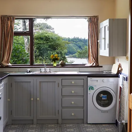 Sea View 1-bed Sleeps 2 W Private Garden Vakantiehuis Skibbereen