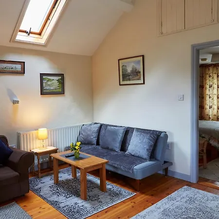 Sea View 1-bed Sleeps 2 W Private Garden