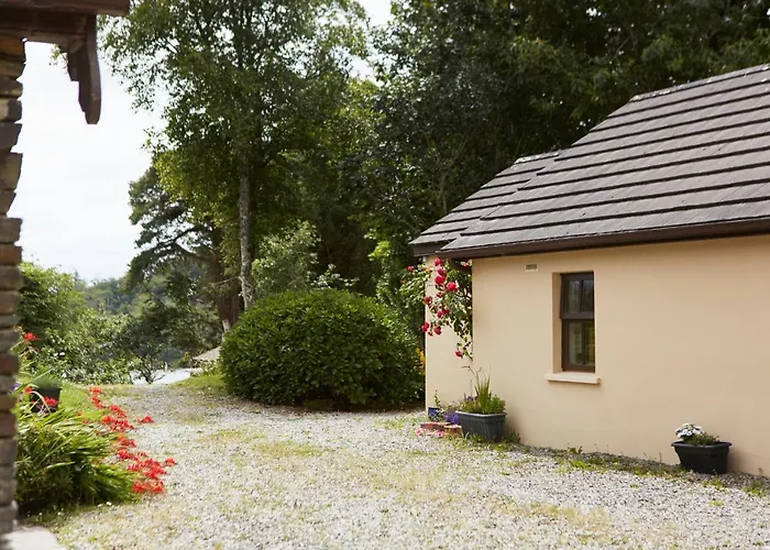 Sea View 1-bed Sleeps 2 W Private Garden Skibbereen