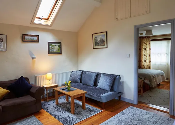 Sea View 1-bed Sleeps 2 W Private Garden